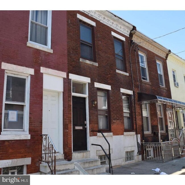 Building Photo - 726 Tree St Rental