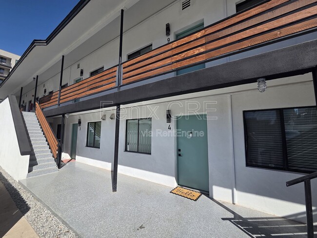 Photo - 377 N 4th Ave Unidad 2