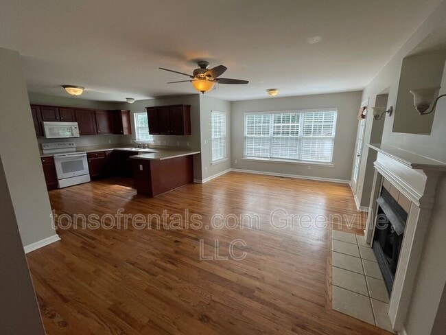 Photo - 518 Amber Crest Ct