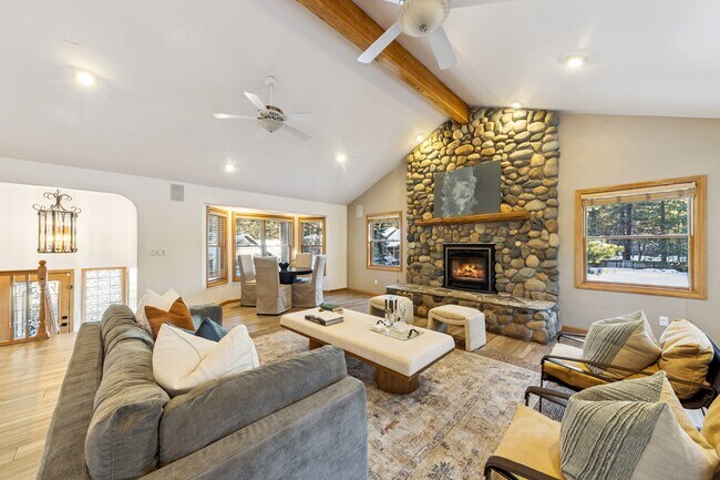 Photo - 926 Tanglewood Dr