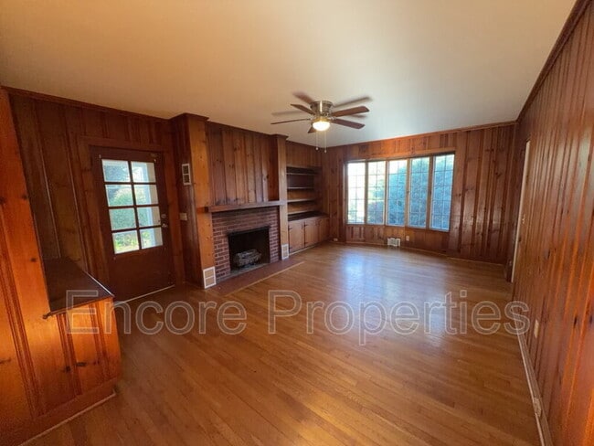 Photo - 2032 N Main St