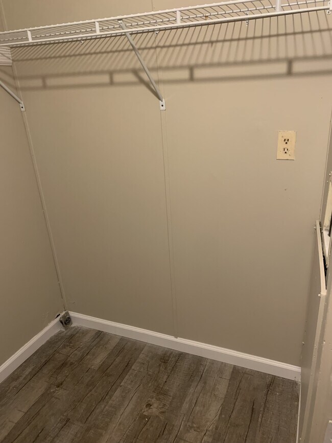 42 Yoakum Cir