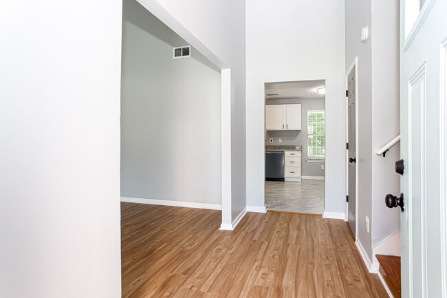 Photo - 6587 Alford Way