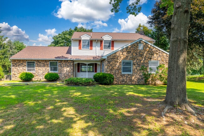 Photo - 3250 Vista Dr