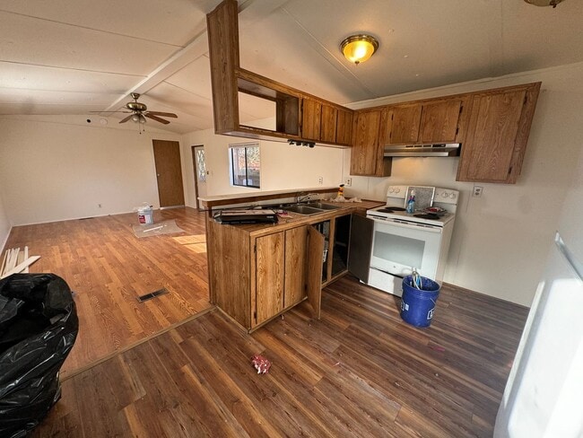 Photo - Winston 2 bedroom with large shop