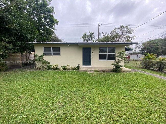 Building Photo - 2446 Johnson St Rental