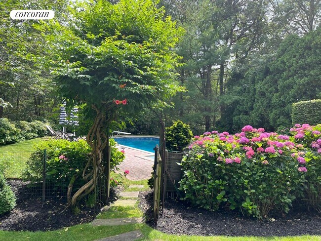 Photo - 3 Cherry Blossom Ln