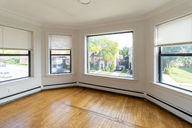 Photo - 6830 S Jeffery Blvd Unit 6830 S Jeffery Blvd