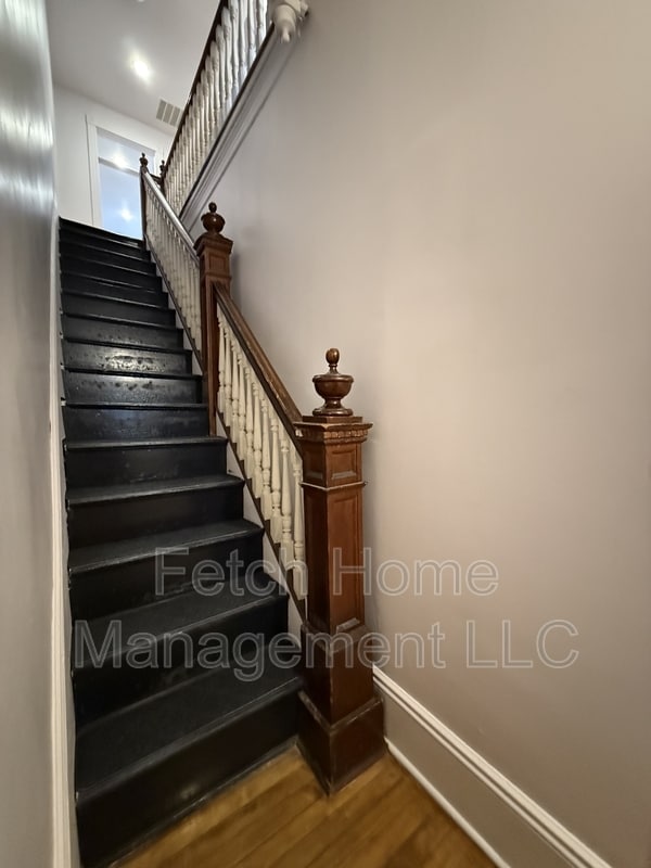 Photo - 125 E State St