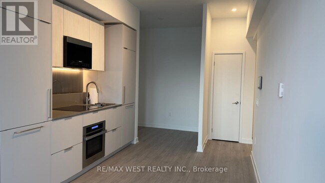 Photo - 1 Fairview Rd E Unit 615