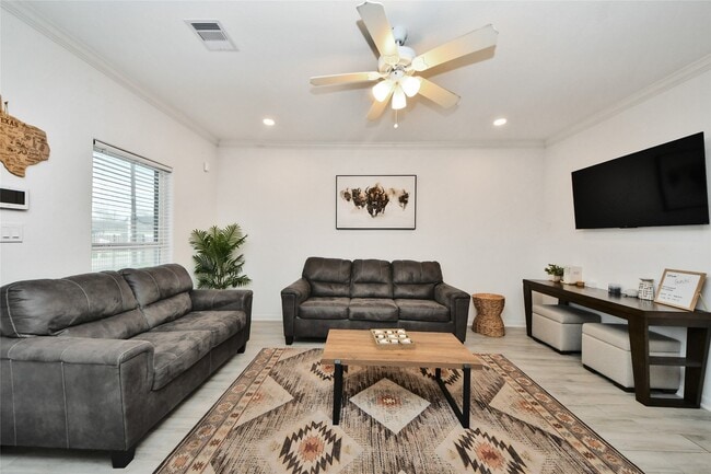 Photo - 7980 Ethel St
