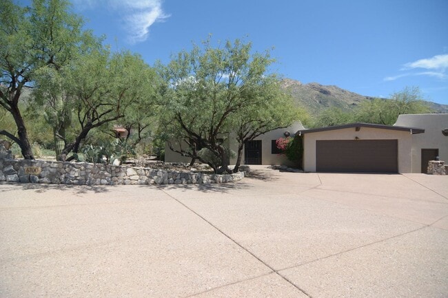 Photo - Well Maintained 3 Bedroom 2 Bath Home! Located in a Desirable North Tucson Location! Short Term R...