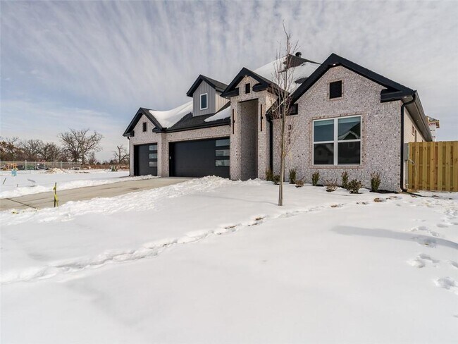 Photo - 311 Hedge Dr