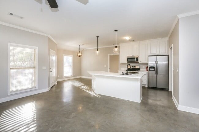 Photo - 104 Moss Crk