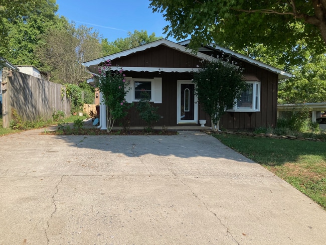 Building Photo - 411 E 8th Ave Rental