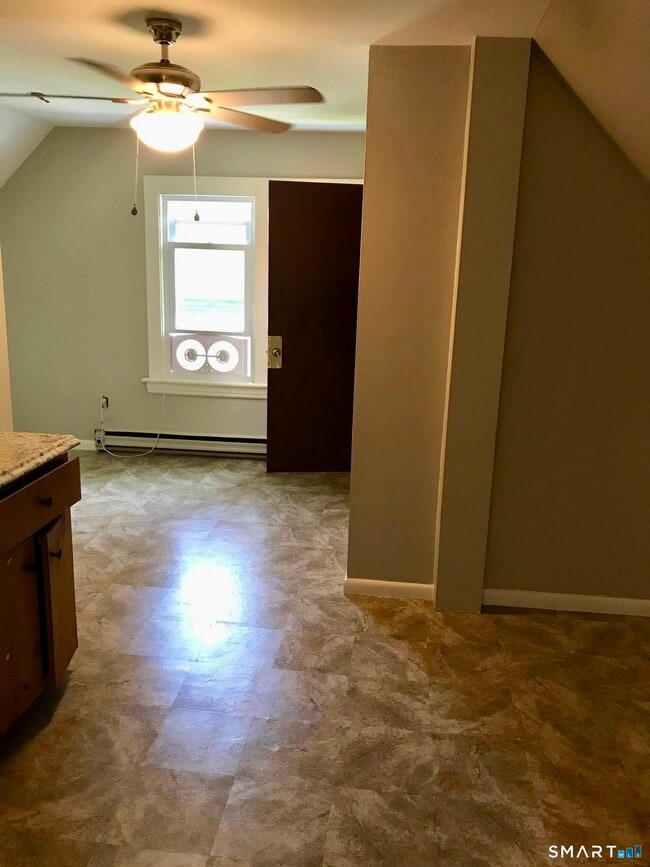 Photo - 52 Catherine St Unit 2nd Floor