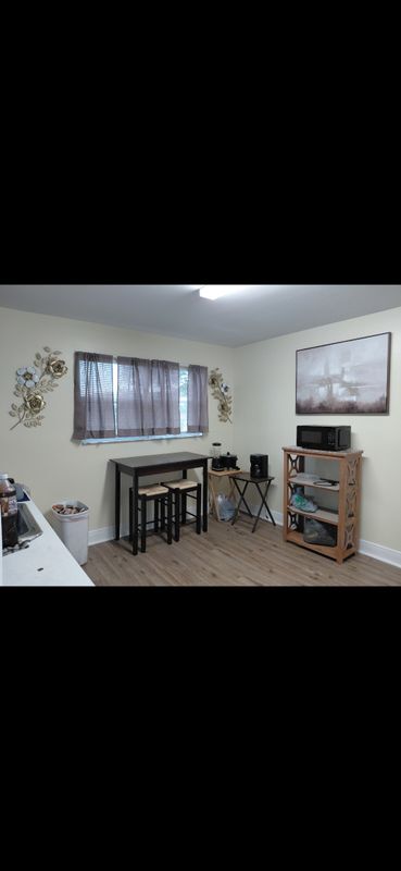 362 Elizabeth St Unit Room 3 Room 4