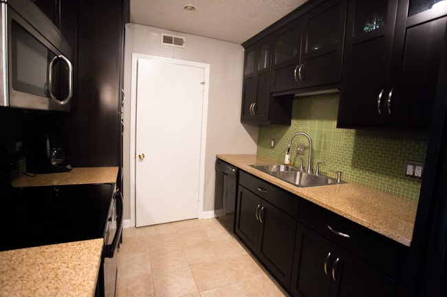 Photo - 2929 Selena Dr Unit D57