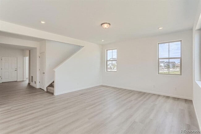 170 S Vandriver Wy