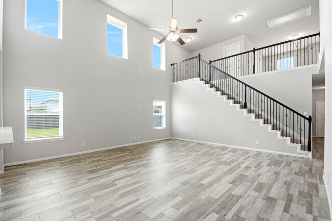 Photo - 16203 Centennial Light Dr
