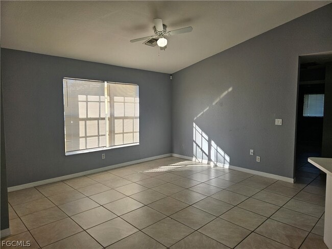 Photo - 133 Theodore Vail St E