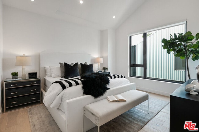 Photo - 5164 W Mid City Ct