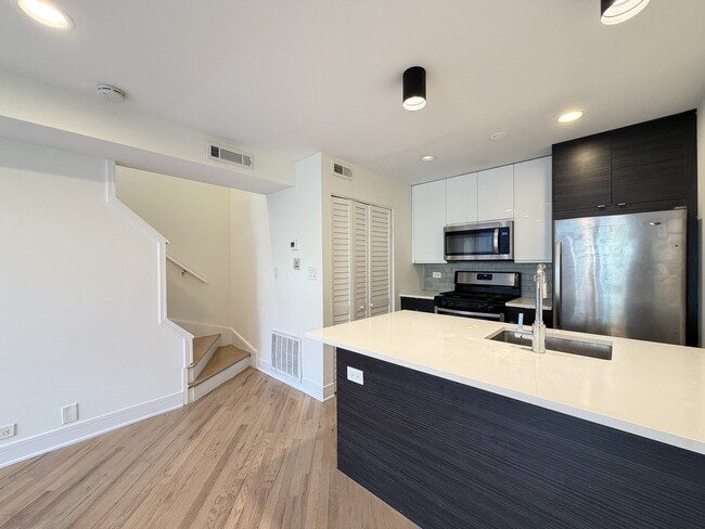 Photo - 853 W Grace St Unit 201C