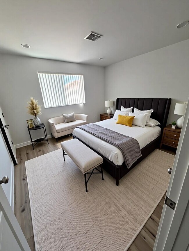 5133 W Maplewood Ave Unit 5135 1/2