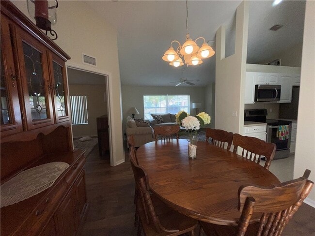 Photo - 962 Montrose Ave