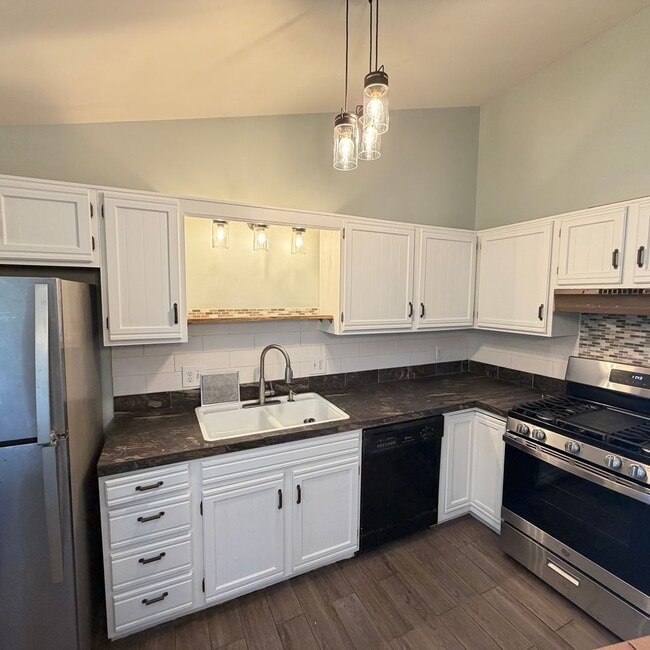 Photo - Spacious two Bedroom Quad-Level Home for R...