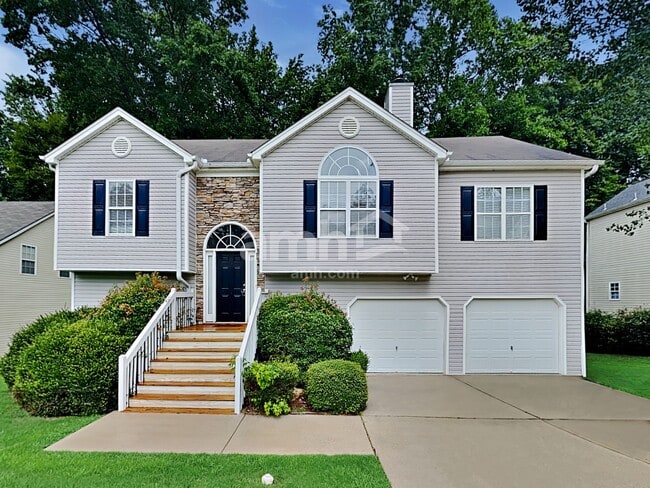 Building Photo - 5745 Newnan Cir