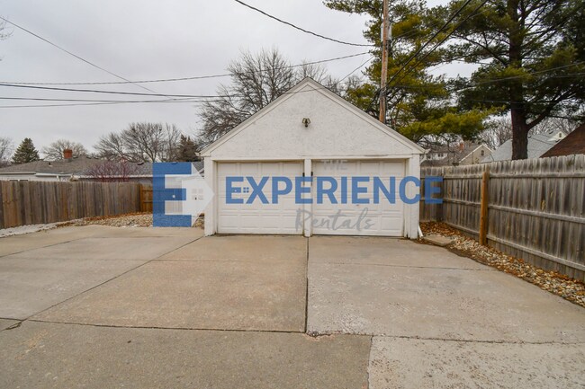 Photo - 2012 W 22nd St