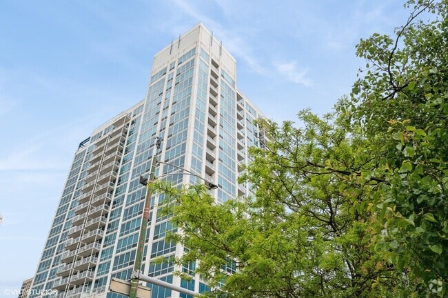 Building Photo - 757 N Orleans St Unit 1701 Rental