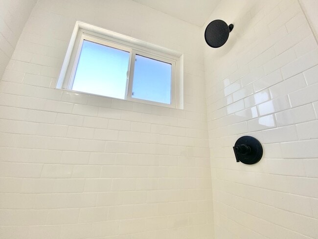 Photo - 917 N Hudson Ave Unidad 7