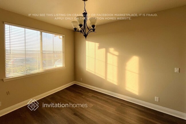 Photo - 4039 Huston Way