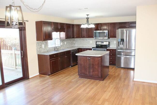 Photo - Beautiful 4 BR w/fenced yard in Brownsburg!