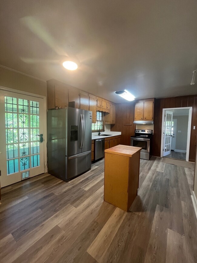 Photo - 1715 Samford Ave