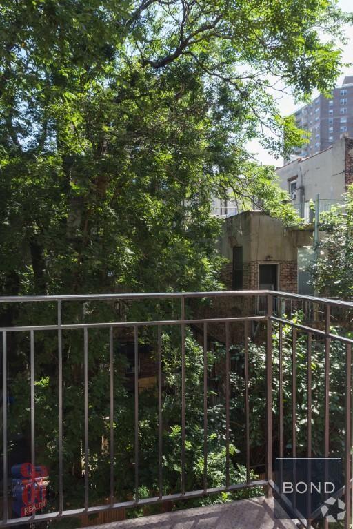 Building Photo - 118 E 7th St Unit 5W Rental
