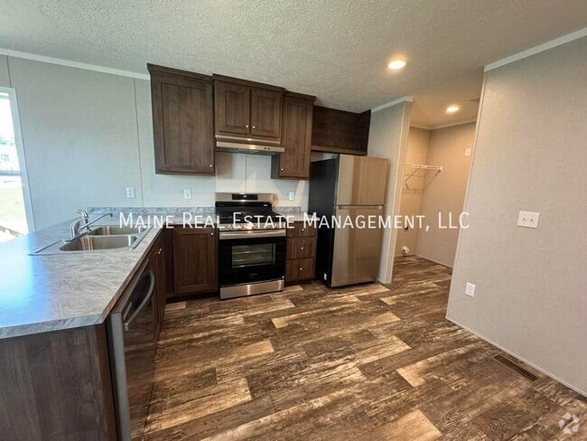 Building Photo - 168 A St Rental