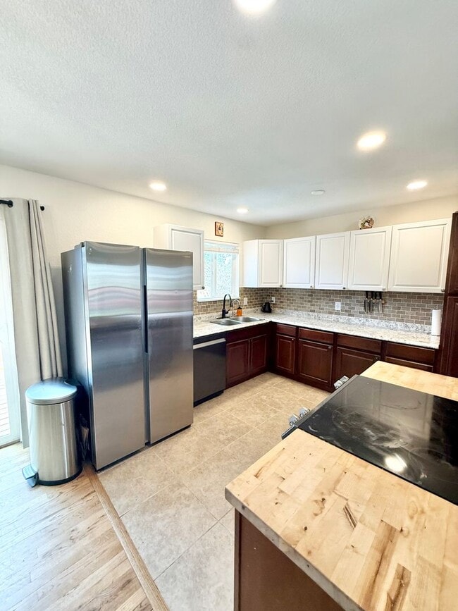 Photo - Renovated home on Yosemite for rent!