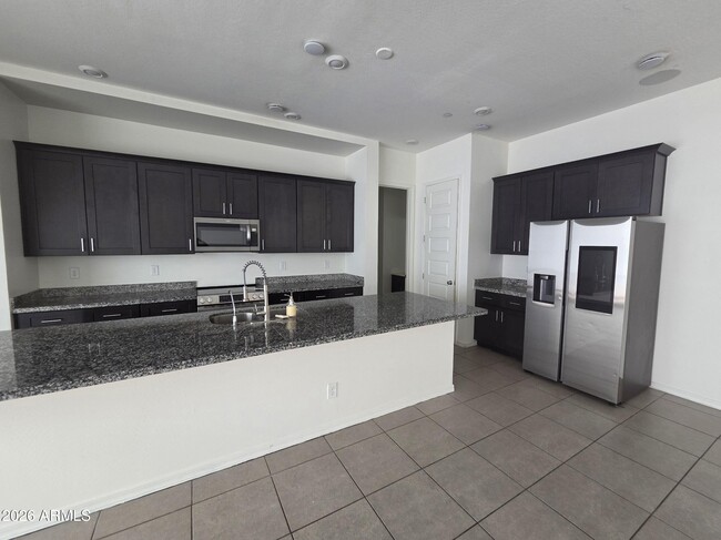 221 E Balsam Dr