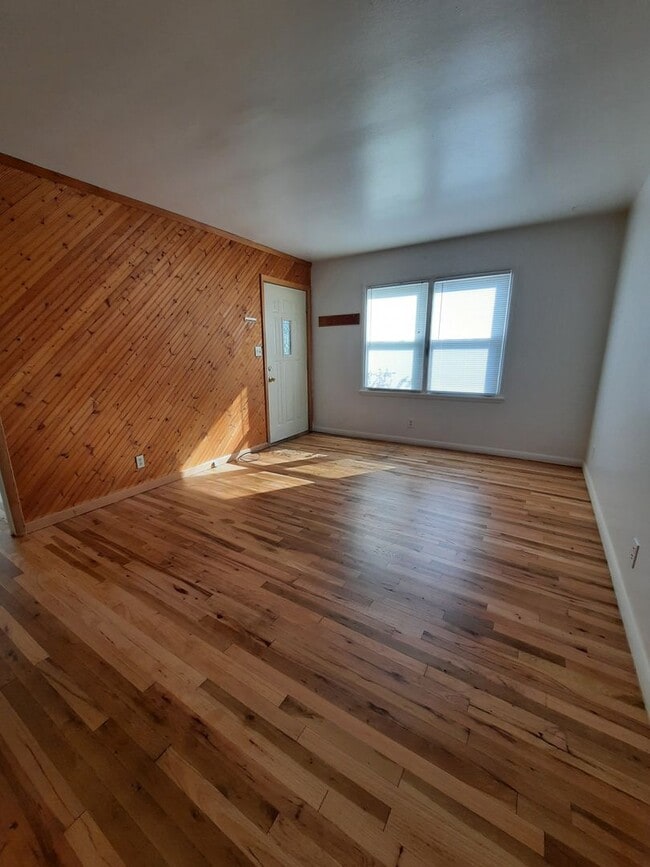 Photo - 2 BED | 1 BATH | DUPLEX | WEST