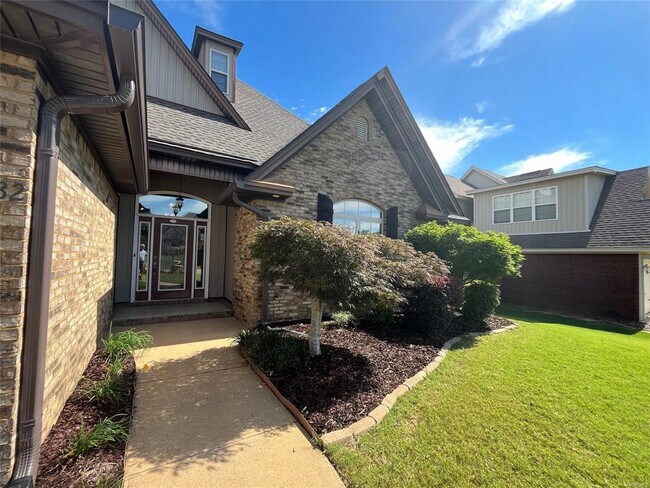 Photo - 532 Overton Dr