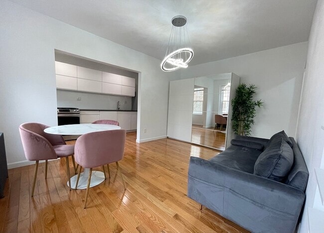 Photo - 64 Queensberry St Unit 222