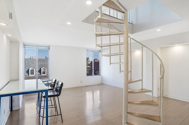 Building Photo - 1800 R St NW