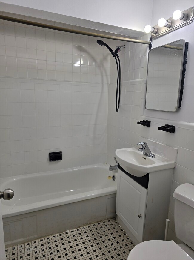 Photo - 1500 Eglinton Avenue West