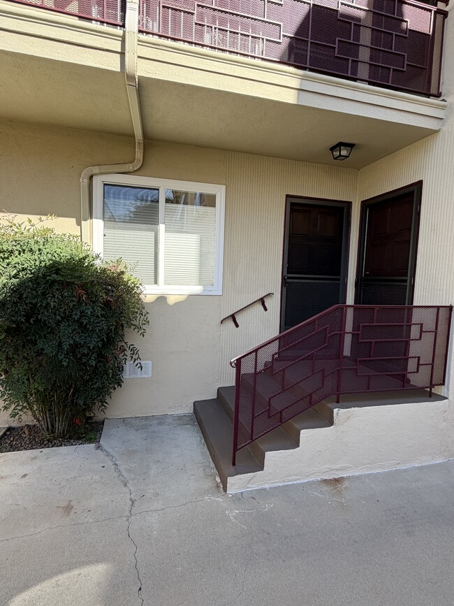 Photo - 852 N Cherokee Ave