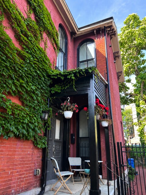 11 Whitney Pl Unit 2