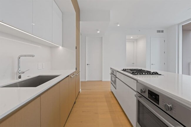 Photo - 313 W 17th St Unit 2106