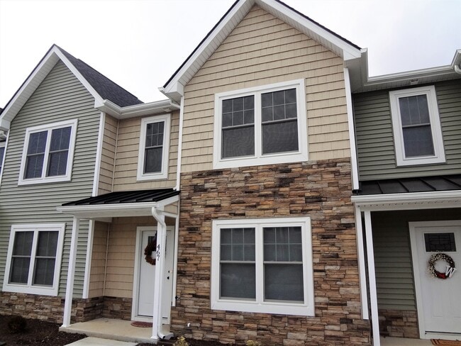 Photo - Excellent Townhouse in Ideal Location